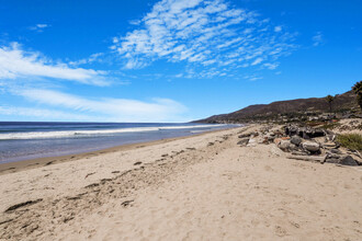 6216 Paseo Canyon Dr in Malibu, CA - Building Photo - Building Photo