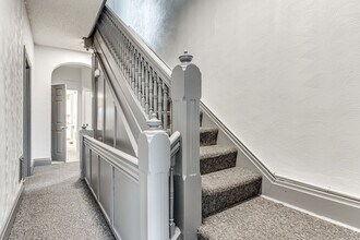 845 Collins St-Unit -Apt #2 in Pittsburgh, PA - Building Photo - Building Photo