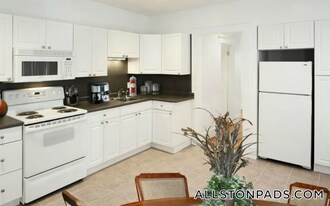437 Cambridge St, Unit 31 in Boston, MA - Building Photo