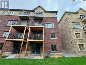 73 W Vlg Ln in Markham, ON - Building Photo - Building Photo