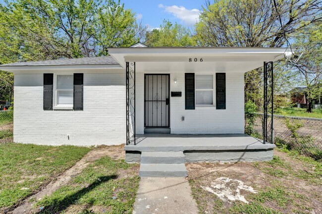 property at 806 Ida Pl
