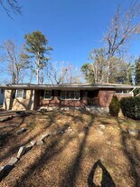 3270 Bobolink Dr in Decatur, GA - Building Photo