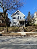 3233 N Humboldt Blvd, Unit Upper in Milwaukee, WI - Building Photo