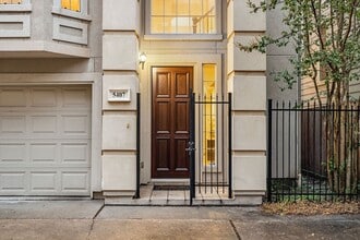 5407 Lillian St in Houston, TX - Building Photo - Building Photo