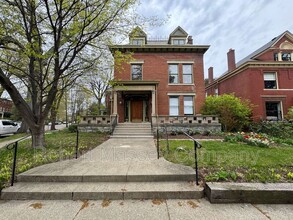 2101 Cherokee Pkwy in Louisville, KY - Building Photo - Building Photo