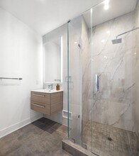 6025 JFK Blvd E in West New York, NJ - Foto de edificio - Building Photo