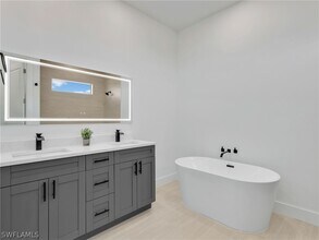 319 NW 14th St in Cape Coral, FL - Building Photo - Building Photo