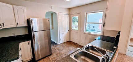 1519 Baker Dr in Kalamazoo, MI - Building Photo - Building Photo