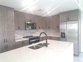 1373 NW 1st St in Florida City, FL - Building Photo - Building Photo