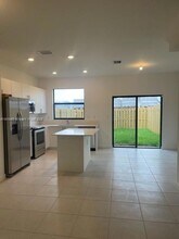 24654 SW 118 Pl in Homestead, FL - Foto de edificio - Building Photo