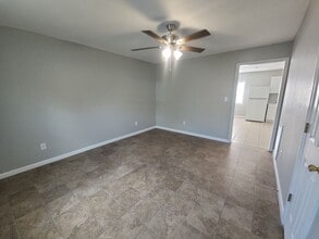 43 Foxlea Dr in Jackson, TN - Building Photo - Building Photo