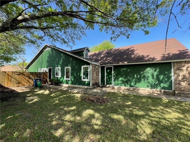 10003 Parliament House Rd in Austin, TX - Building Photo - Building Photo