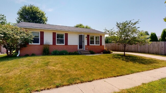 5440 Frost Dr in Ames, IA - Building Photo - Building Photo