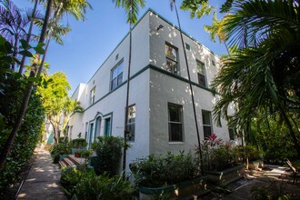 726-730 Meridian Ave in Miami Beach, FL - Building Photo - Primary Photo