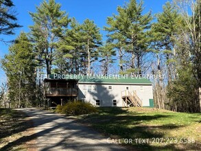 689 Oak Hill Rd in Standish, ME - Building Photo - Building Photo