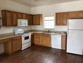 1938 Dos Laredos Ave in Springdale, AR - Foto de edificio - Building Photo