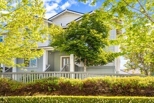 10902 Slater Ave NE in Kirkland, WA - Building Photo