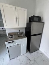 1011 NW 145th St in Miami, FL - Building Photo - Building Photo