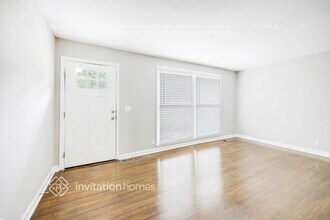 102 Linda Dr in Hendersonville, TN - Foto de edificio - Building Photo