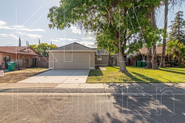 8413 Neubourg Dr in Stockton, CA - Building Photo - Building Photo