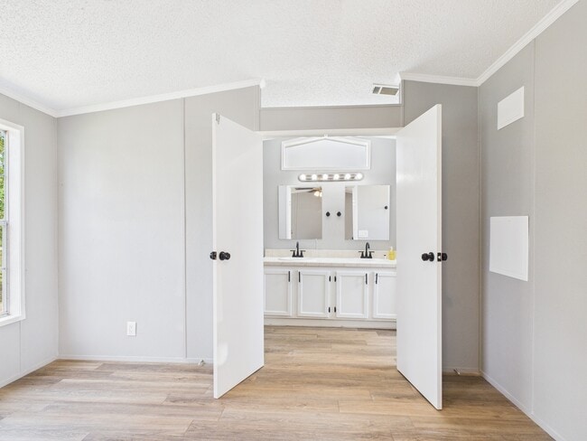 property at 12418 N Lake Houston Pkwy