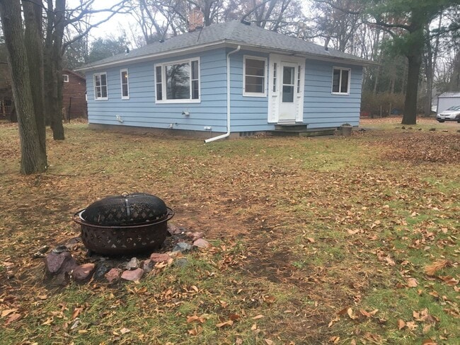 property at 3320 Riverview Dr