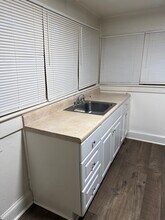 821 Mt Vernon Ave, Unit B in Portsmouth, VA - Foto de edificio - Building Photo