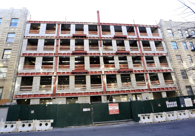 2004 Davidson Ave in Bronx, NY - Building Photo - Building Photo