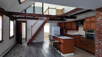 2 Cross St, Unit 2 in Gloucester, MA - Building Photo