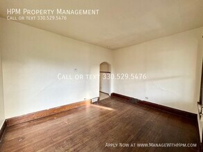 1214 Tremont Ave SW in Massillon, OH - Building Photo - Building Photo