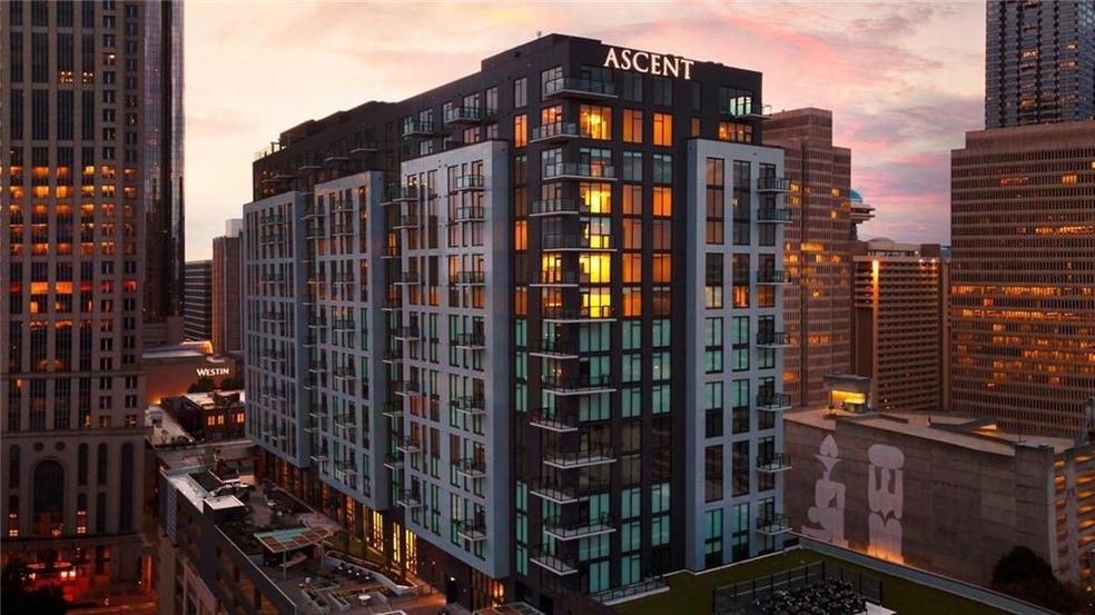 161 Peachtree Center Ave NE in Atlanta, GA - Building Photo