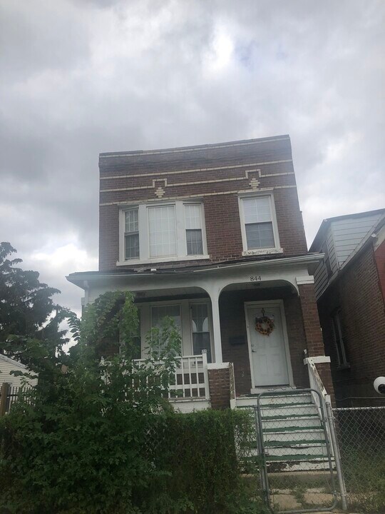 844 N Harding Ave in Chicago, IL - Building Photo