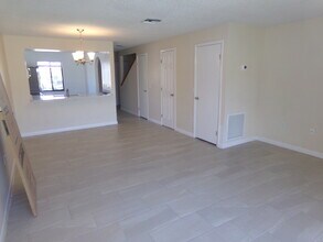 131 San Juan Cir in Melbourne, FL - Building Photo - Building Photo
