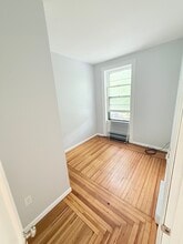 584 Madison Ave, Unit 3 in Albany, NY - Foto de edificio - Building Photo