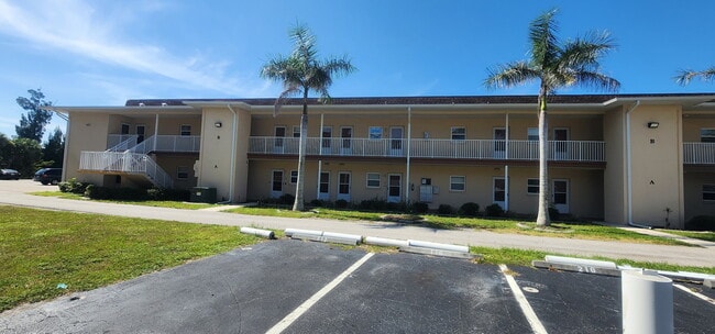 property at 3106 Harbor Blvd