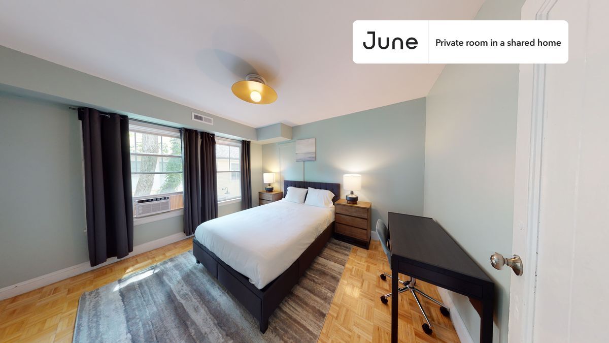Private bedroom in 7 bed/2.5 bath Home in Boston, MA - Building Photo