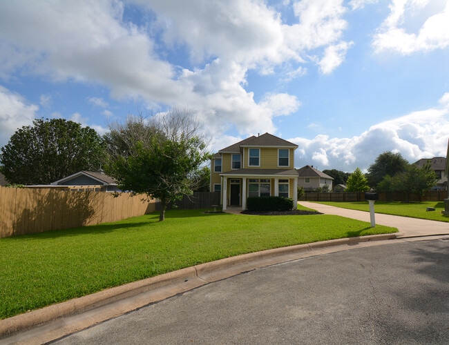 2803 Weeping Willow Cir in Brenham, TX - Foto de edificio - Building Photo