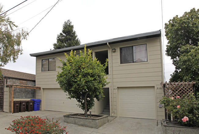 210 Delfino Ave in Richmond, CA - Building Photo - Building Photo