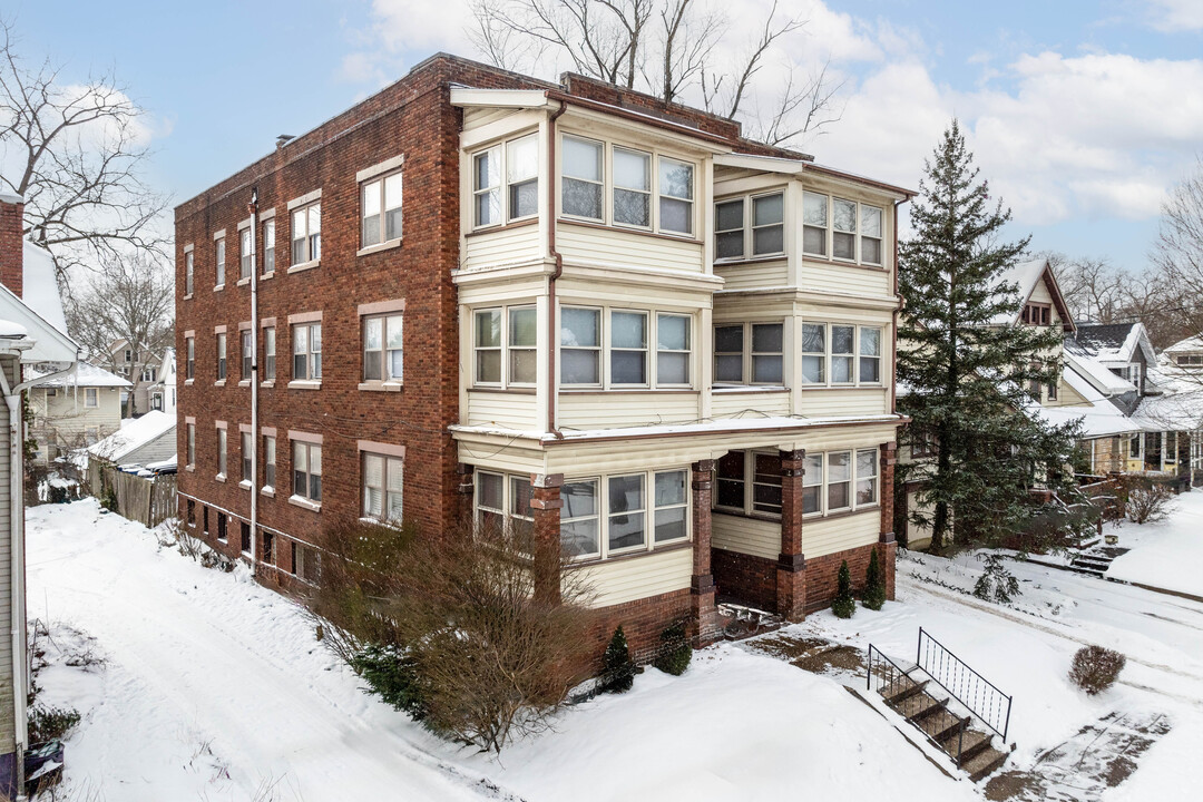 1084 Jefferson Ave in Akron, OH - Building Photo