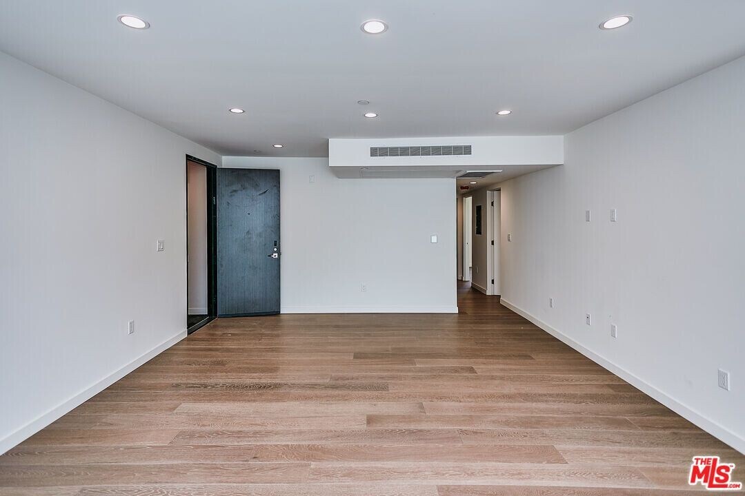 328 N Maple Dr in Beverly Hills, CA - Building Photo