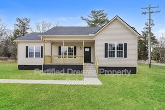 400 N Smith St in Liberty, NC - Foto de edificio - Building Photo
