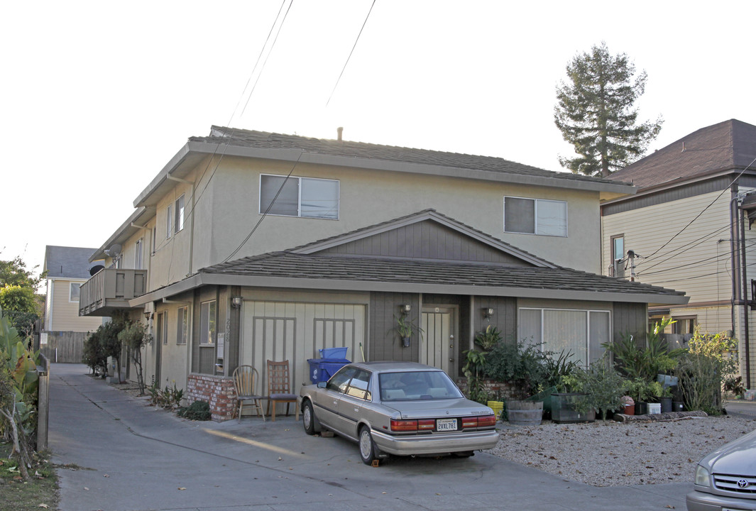 2028 Pacific Ave in Alameda, CA - Building Photo