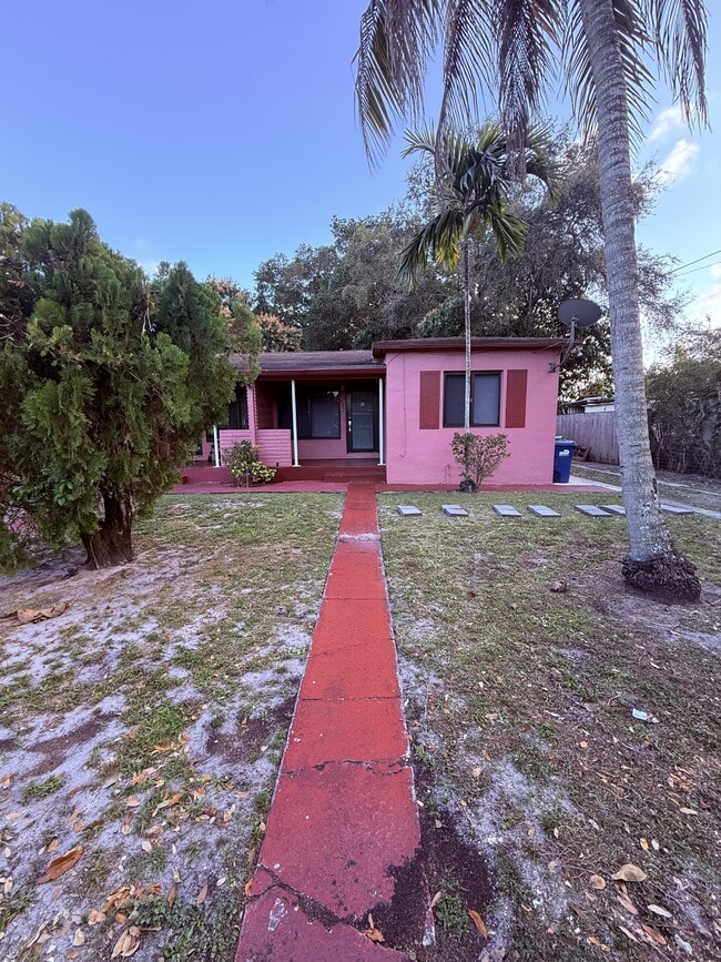 532 NW 106th St in Miami, FL - Building Photo - Building Photo