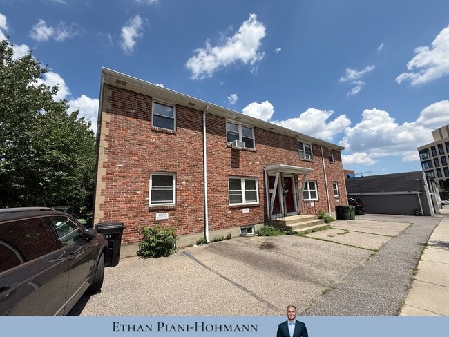 17 Aldrich Rd, Unit A