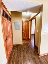 Hallwood Manor Apartments in Mentor, OH - Building Photo - Building Photo
