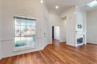 2710 Mum Dr in Richardson, TX - Foto de edificio - Building Photo