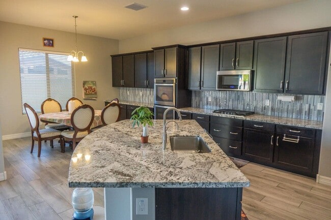 9775 W Rowel Rd in Peoria, AZ - Building Photo - Building Photo