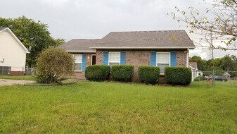 170 Monarch Ln in Clarksville, TN - Building Photo