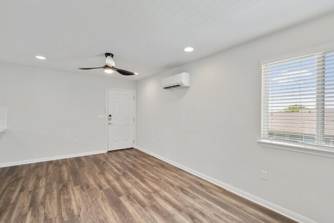 8004 Catbird Ln in Austin, TX - Building Photo - Building Photo