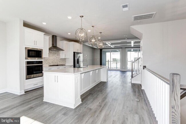 12923 Sunrise Ridge Aly in Herndon, VA - Building Photo - Building Photo